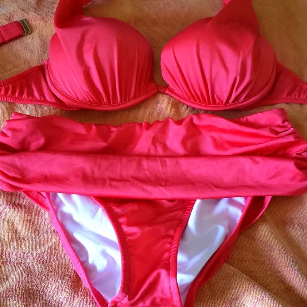 Beautiful coral color bleu rod beattie swimsuit.